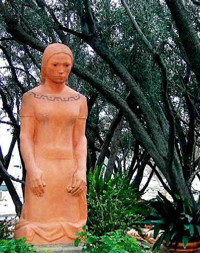 Theatre Image #76 — February 2004
              “Indian Woman”
              Terra-cota sculpture made by Albert Stewart in 1946.
              Photo by Vykki Mende Gray.